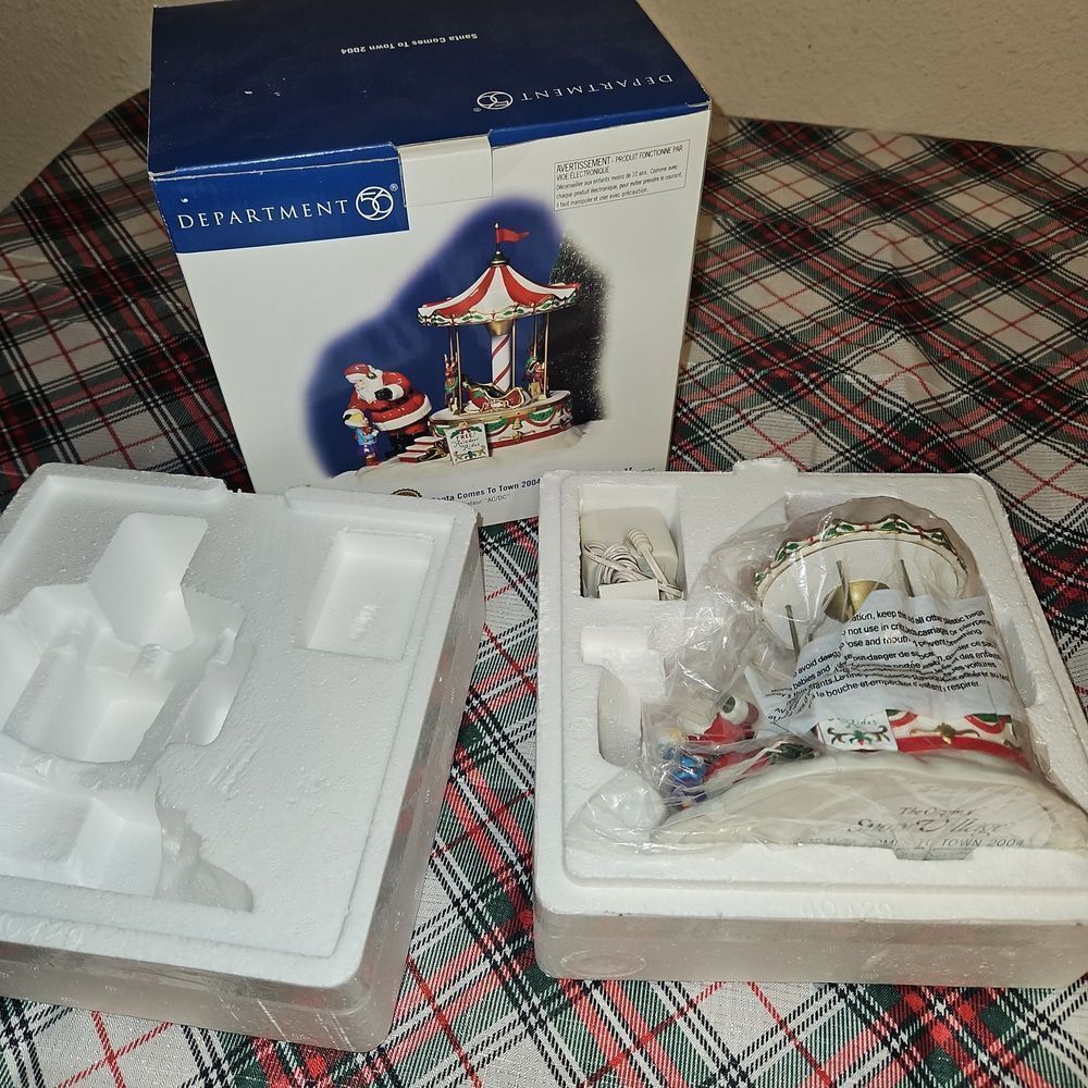 The Department 56 "Santa Comes To Town" Snow Village Collection - Picture 8 of 8